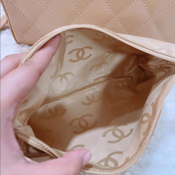 Authentic Chanel Bowler handbag - Picture 7 of 16